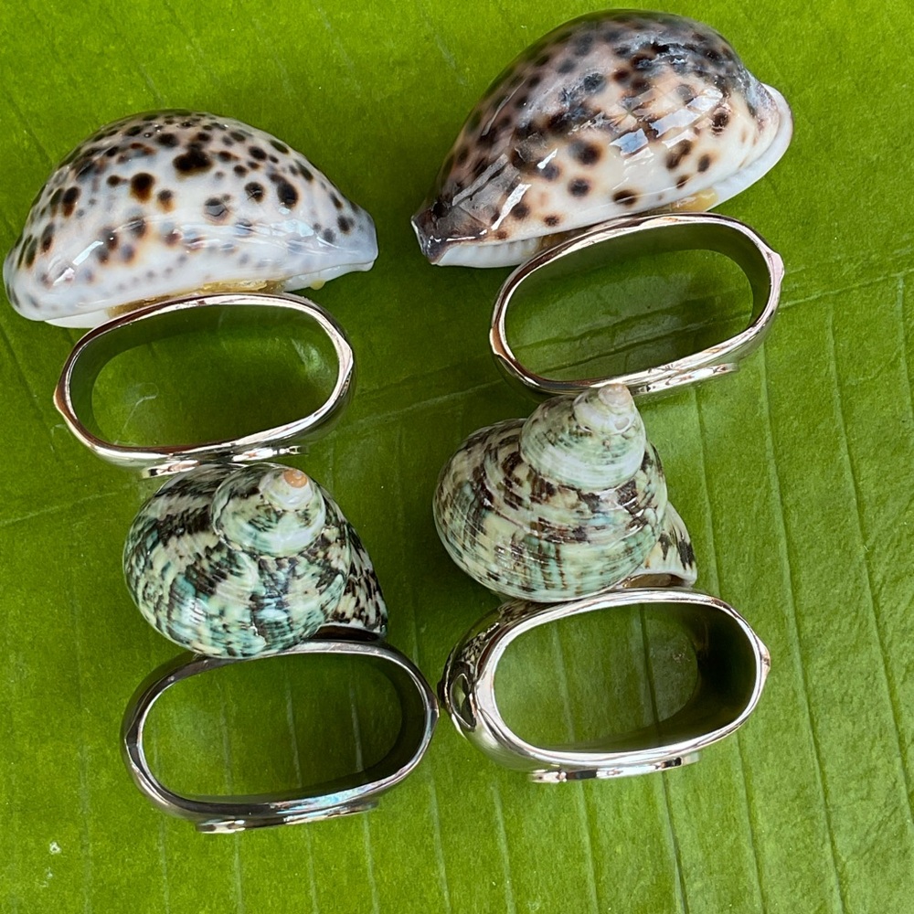 Four napkins rings